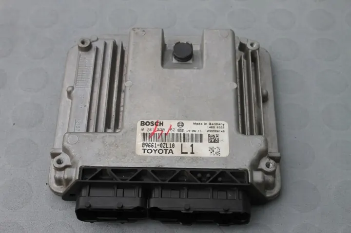 Toyota Auris II - Contrôleur moteur 1.4 D4D - 89661-0ZL10 image 2