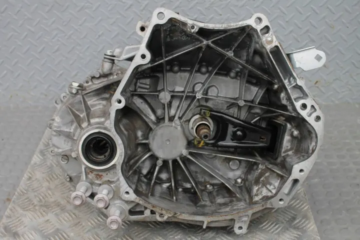Mazda CX-30 - Boîte manuelle 6 vitesses - OEM SKRZYNIAMAZDACX30 image 2