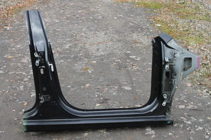 Kia Ceed III - Seuil droit avec montants GT Line OEM image 2