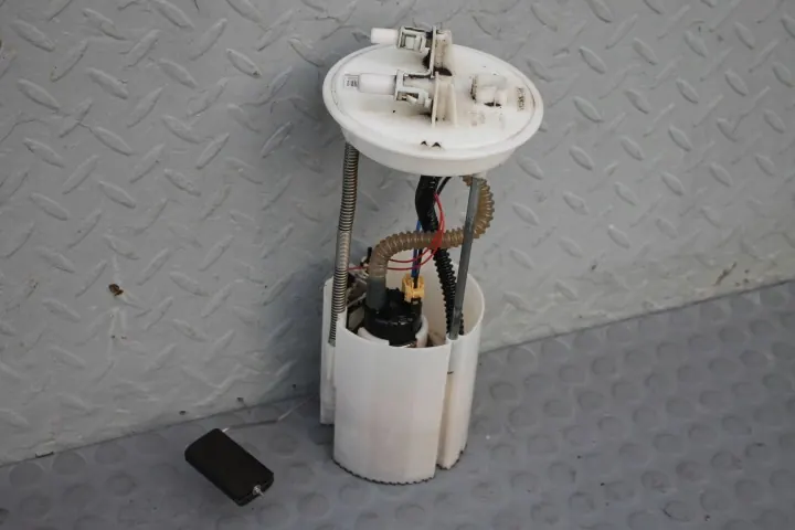 Honda CR-V IV - Pompe à carburant - OEM 17708-T1G-G020 image 2