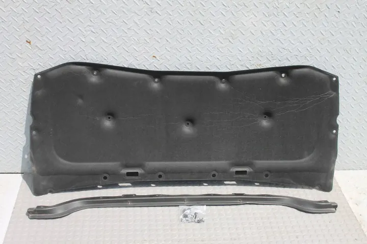Suzuki SX4 S-Cross II - Matelas capot - OEM 72440-63T00 image 2