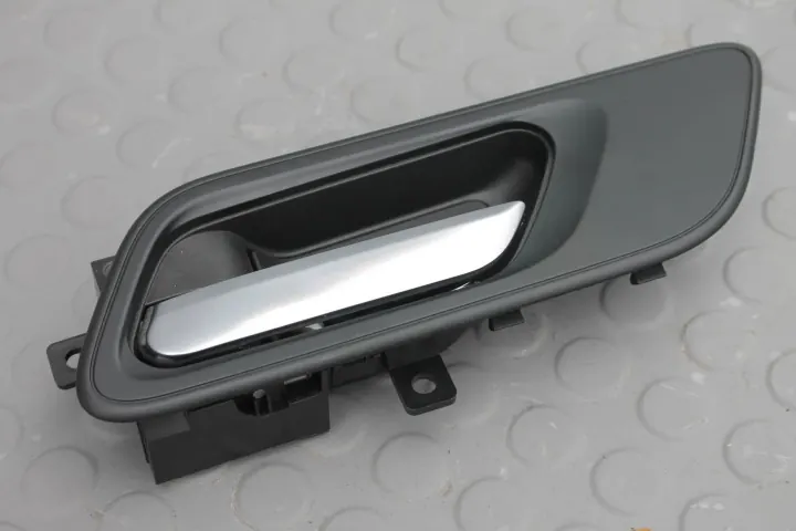 Nissan Qashqai III - Poignée intérieure gauche avant - 806716UA0A image 2