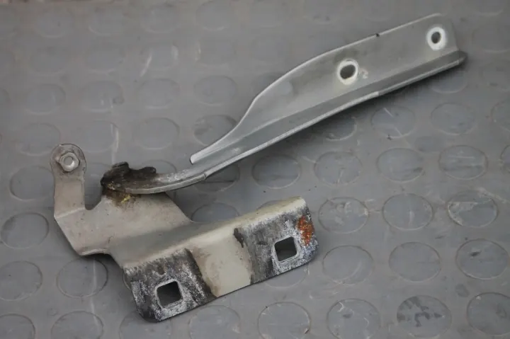 Nissan Tiida - Charnière de capot gauche OEM 54125413-33KLAKKA image 2