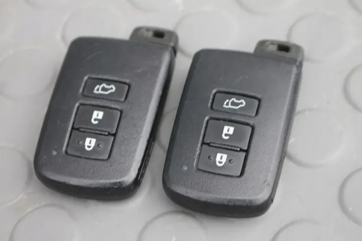 Toyota RAV4 IV - 2 clés d'origine - 2-X-KLUCZYK-PILOT-RAV4-IV image 2