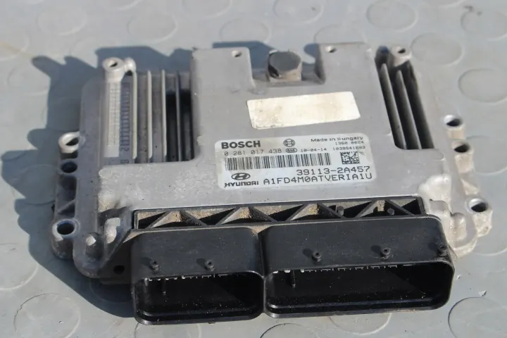 Hyundai i30 - Ordinateur moteur ECU - OEM 39113-2A457 image 2