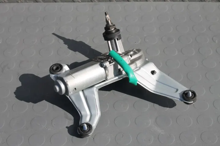 Hyundai Santa Fe II - Moteur essuie-glace coffre arrière - OEM 98700-2B500 image 2