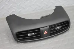 Kia Soul II - Grille de ventilation centrale avec bouton d'urgence
